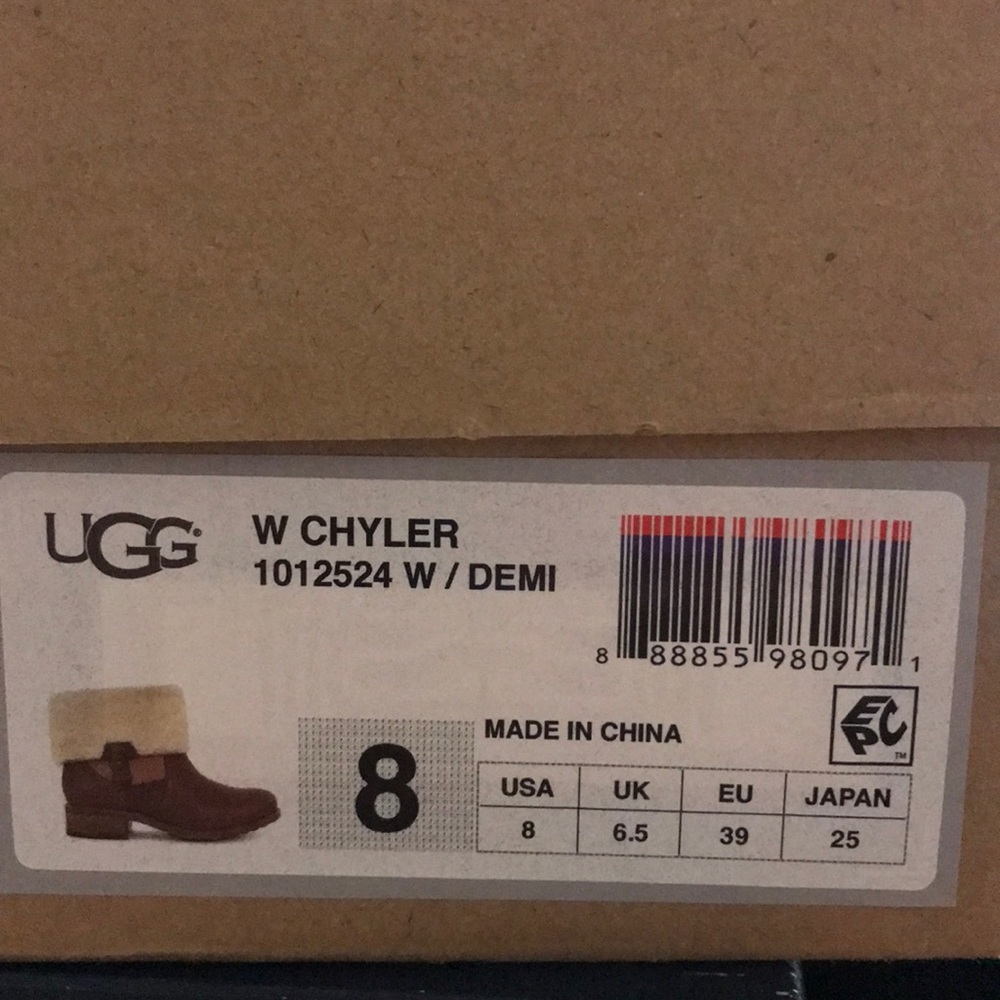 Ugg Chyler Leather Boot Size 8